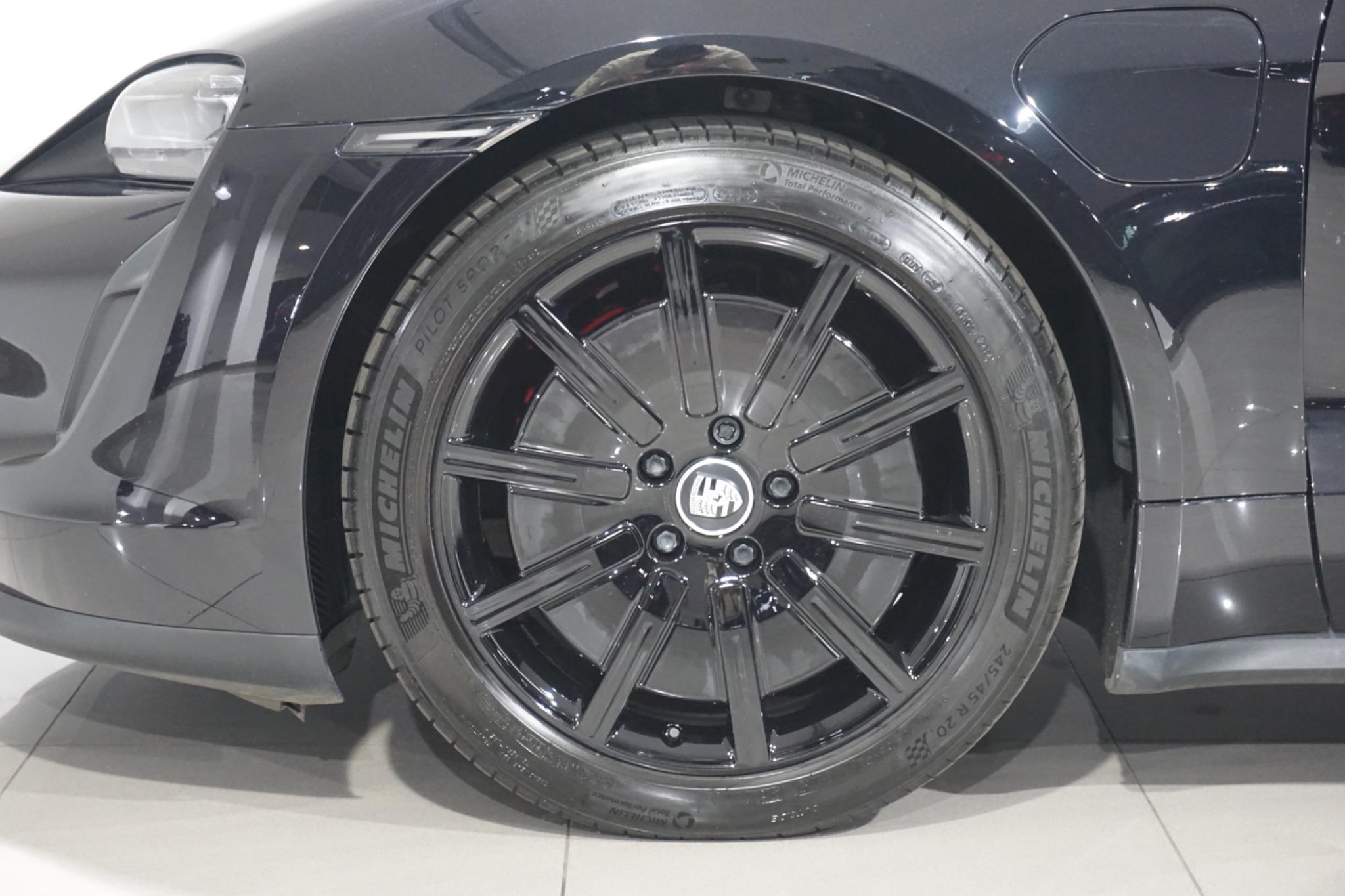 Porsche Taycan Performance Plus 93.4kWh 4S Auto 4WD 4dr (11kW Charger)